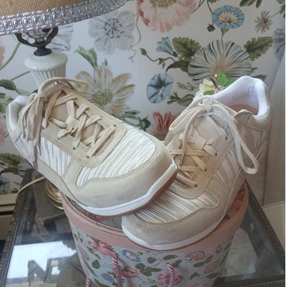 Nice Drew Tuscany Sneakers Size 12m -Leather and Nylon with a nice sparkle